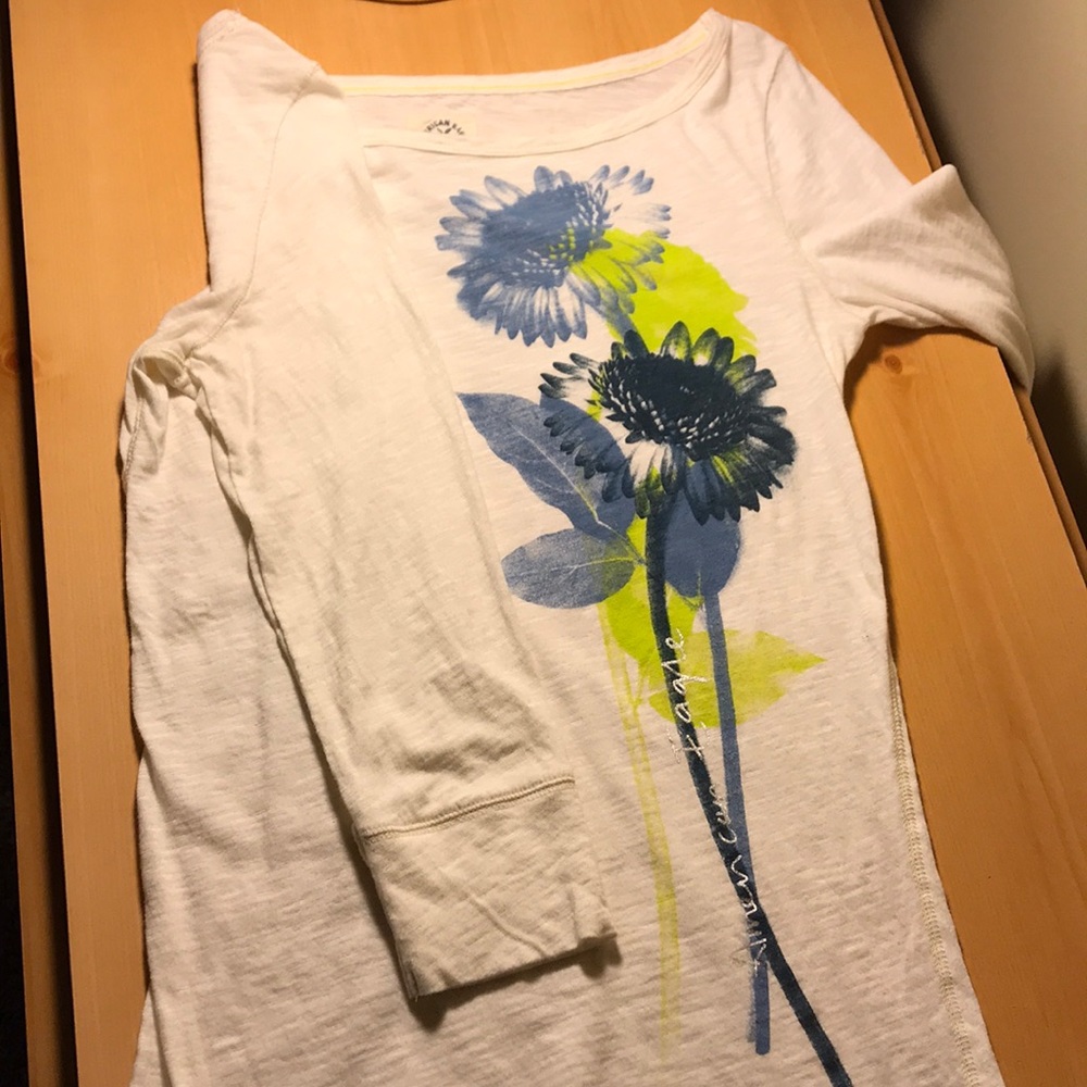 American Eagle Sunflower 3/4-length Tee